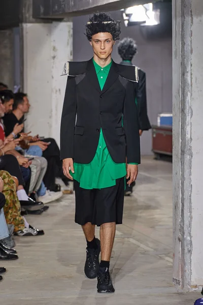 Look 17